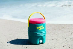 IGLOO Retro Barrel Of Fun 2 Gallon 11 IGLOO Retro Barrel Of Fun 2 Gallon -Outdoor Camping Equipment Store kc88273d206089a3a71fec21ebeffb697